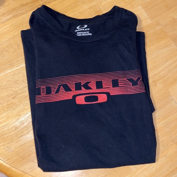 Oakley Black & Red T-Shirt - Picture 3 of 4